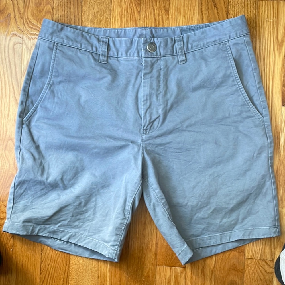 Bonobos 31” x 7” gray shorts
